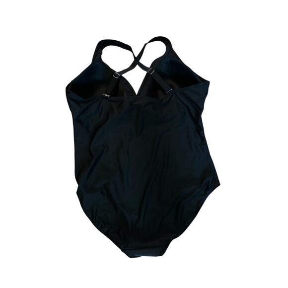 Old Navy New Womens Plus 3X Chic Classic Timeless Criss Cross One Piece Swimsuit - Picture 2 of 6